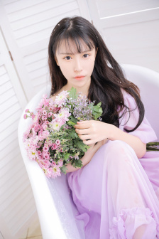 亚洲丰满大乳美女hd
